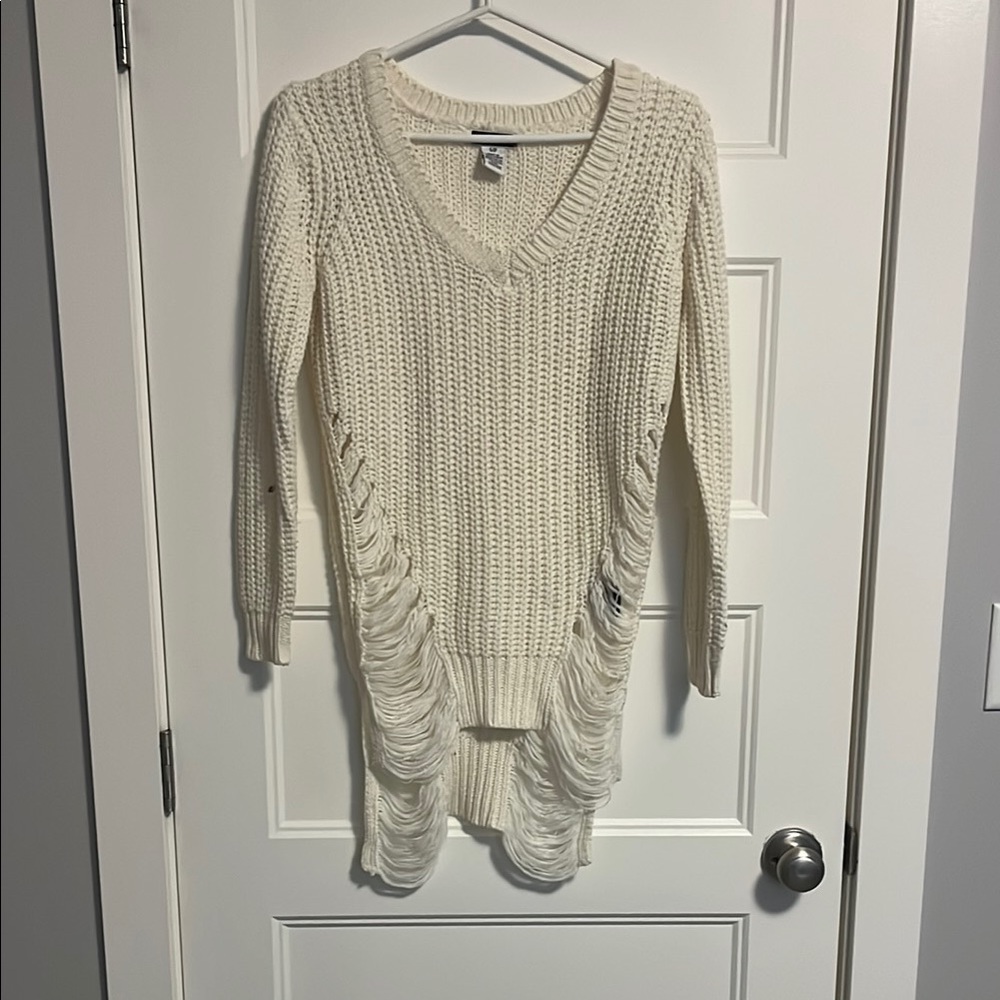 Long cream knitted shirt